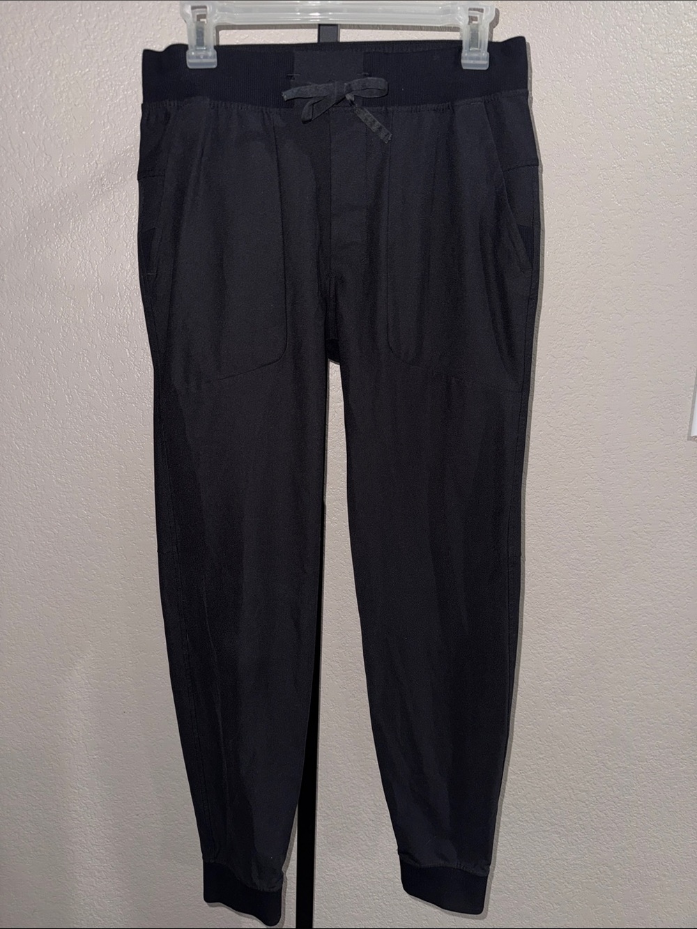 Lululemon Men's Black Jogger Pants - Classic Casual Fit